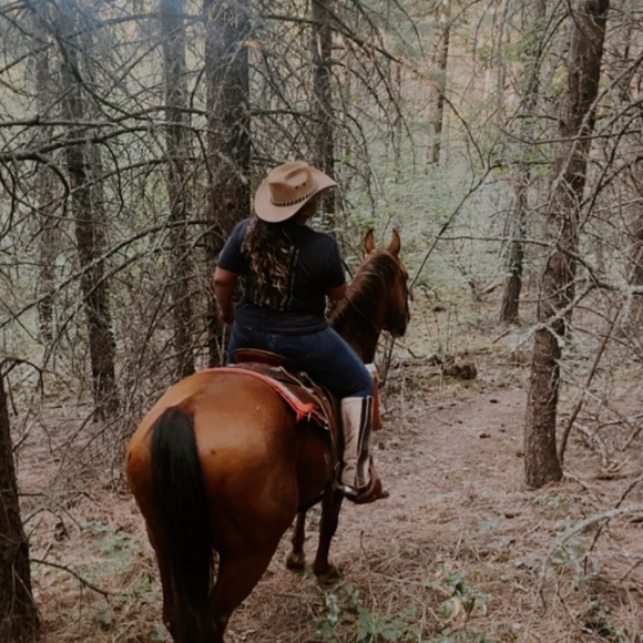 lorena || nest + threads co - Picture 2 of 2